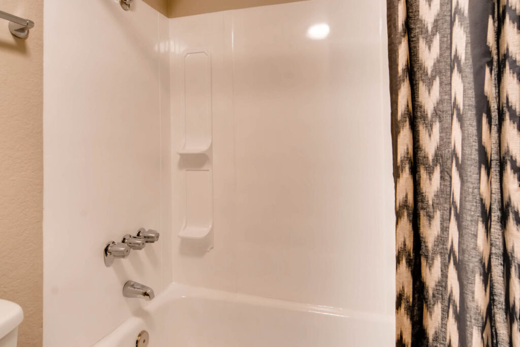 Apartment combined bathtub and shower